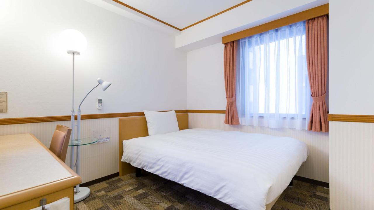Toyoko Inn Kobe Sannomiya-Eki Higashi Exteriör bild