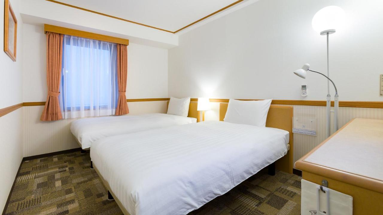 Toyoko Inn Kobe Sannomiya-Eki Higashi Exteriör bild