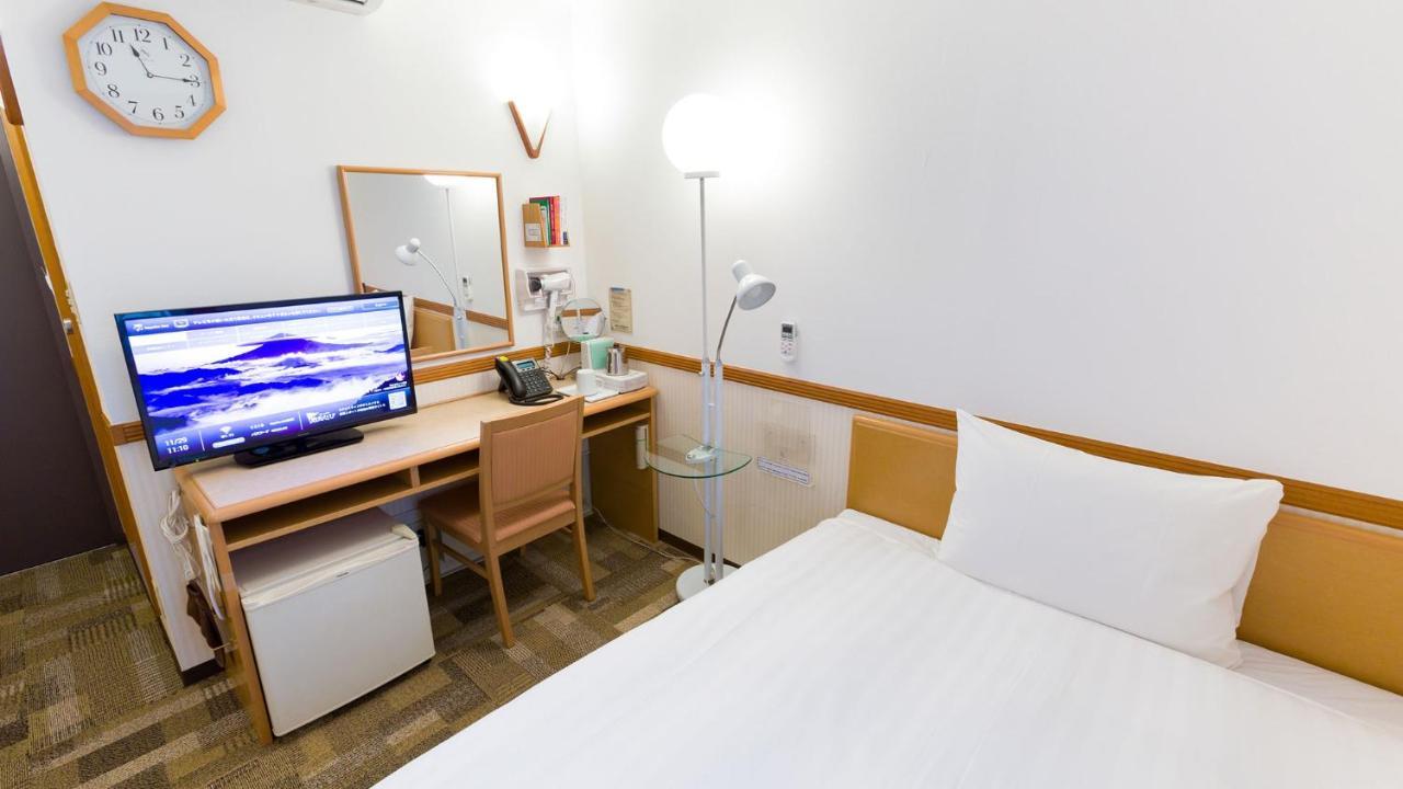 Toyoko Inn Kobe Sannomiya-Eki Higashi Exteriör bild