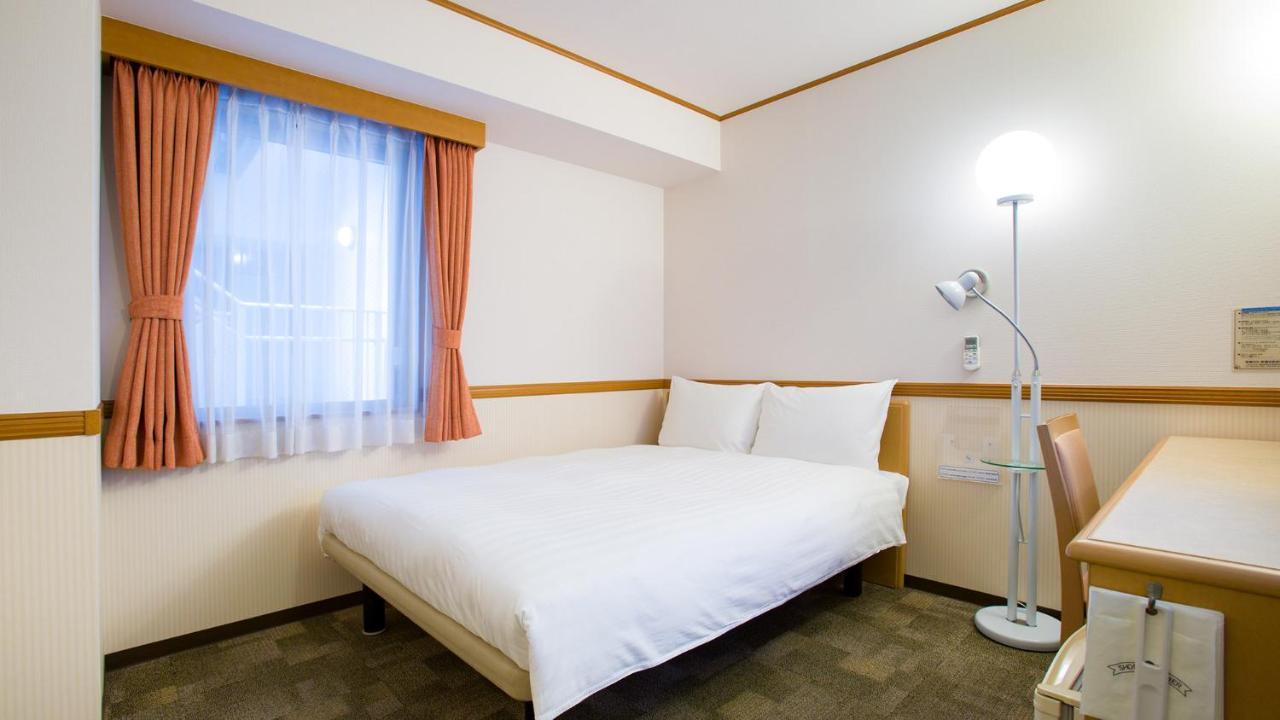 Toyoko Inn Kobe Sannomiya-Eki Higashi Exteriör bild