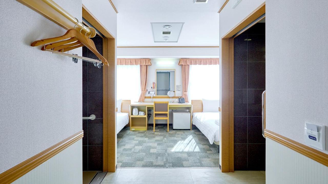 Toyoko Inn Kobe Sannomiya-Eki Higashi Exteriör bild