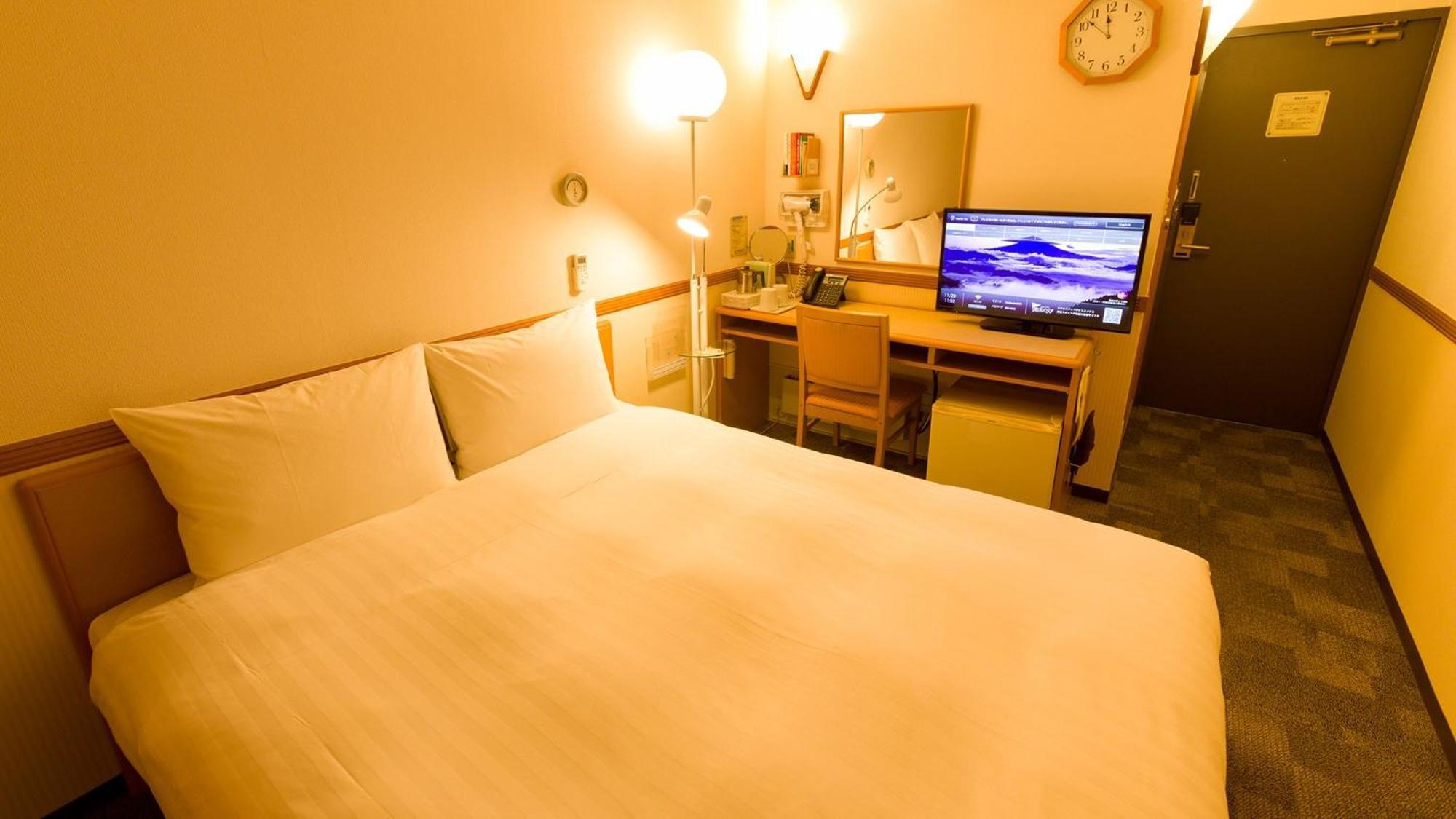 Toyoko Inn Kobe Sannomiya-Eki Higashi Rum bild