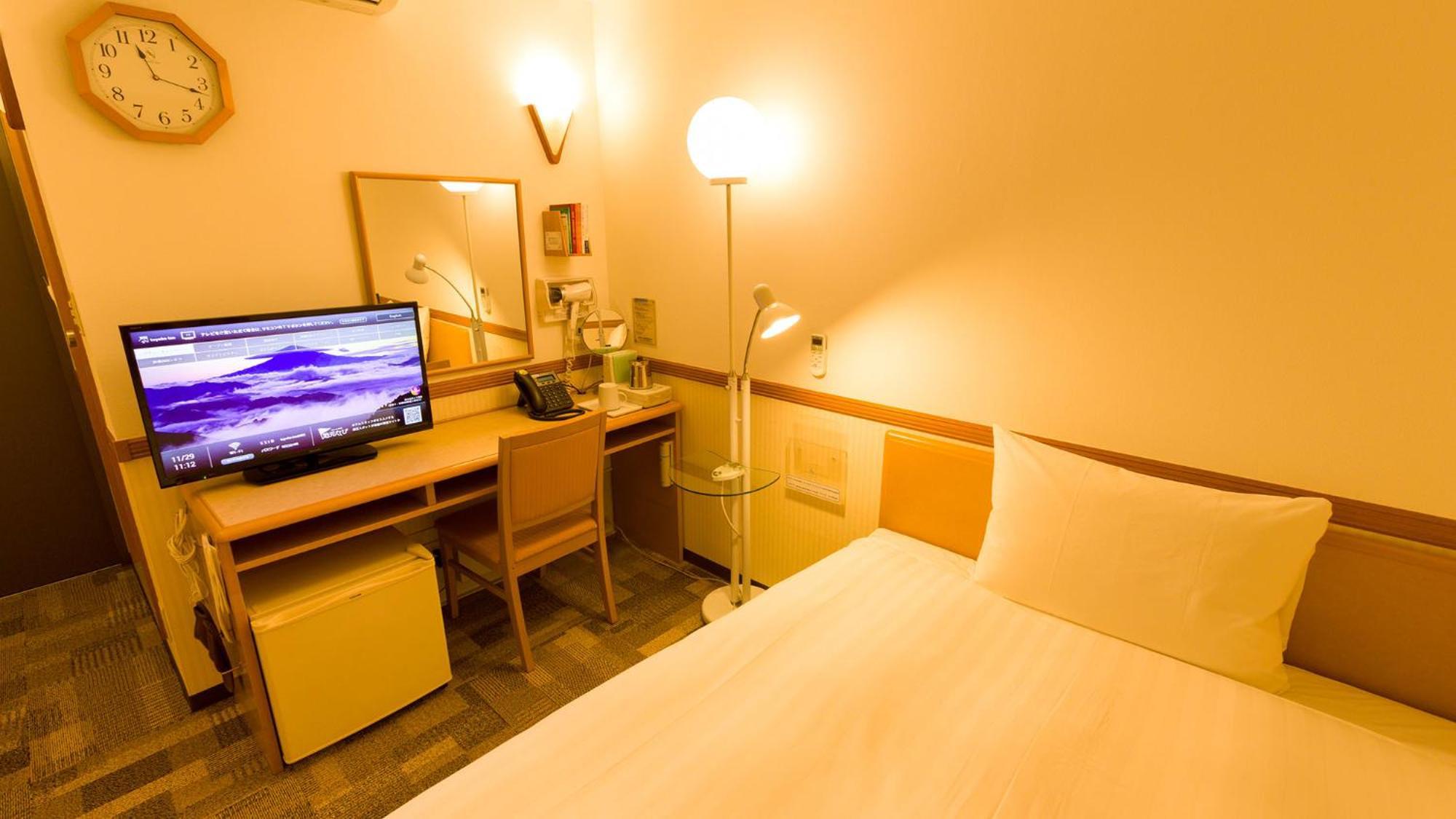 Toyoko Inn Kobe Sannomiya-Eki Higashi Rum bild