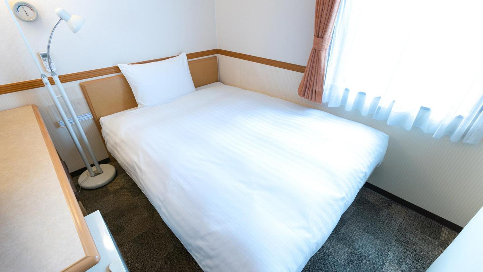 Toyoko Inn Kobe Sannomiya-Eki Higashi Rum bild