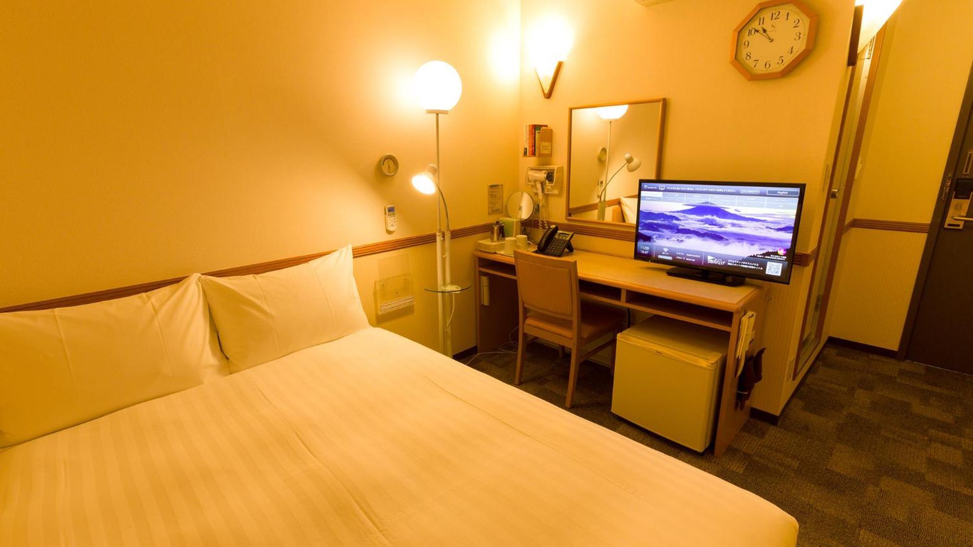 Toyoko Inn Kobe Sannomiya-Eki Higashi Rum bild