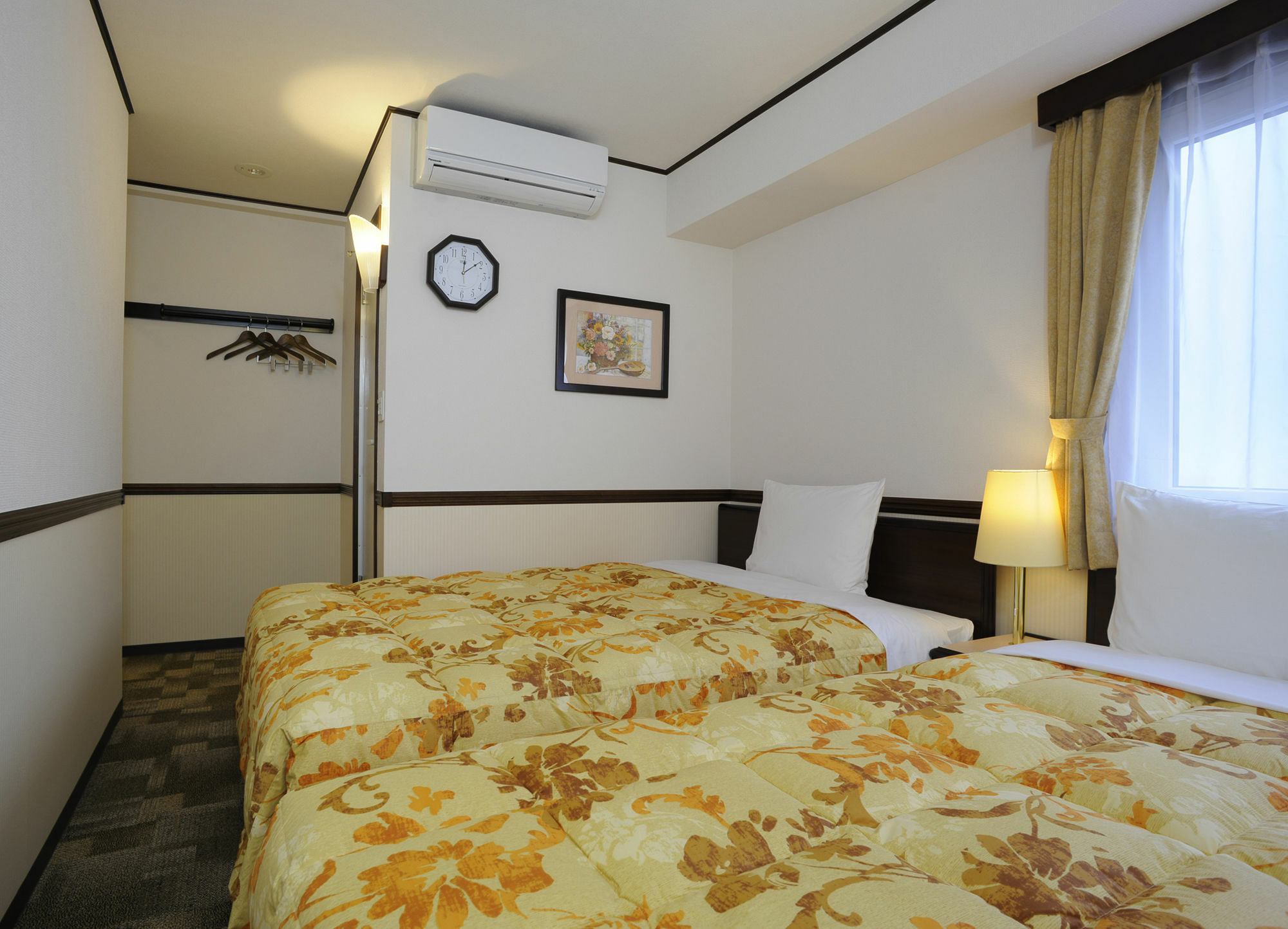 Toyoko Inn Kobe Sannomiya-Eki Higashi Exteriör bild